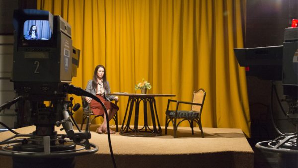 ‘Christine’: atuação impecável de Rebecca Hall supera derrapadas