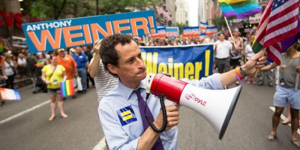 ‘Weiner’: uma face da política crua com doses de auto-sabotagem
