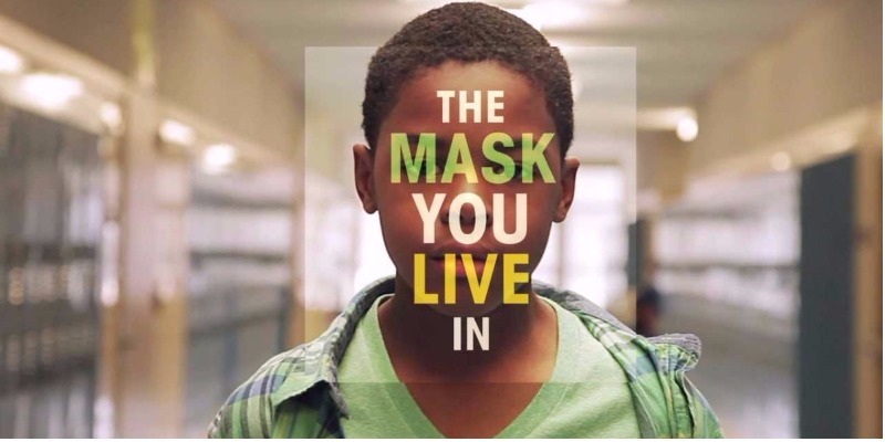 ‘The mask you live in’: sob quais máscaras se constrói a sociedade?
