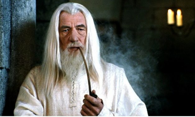Ian McKellen detona uso excessivo do fundo verde na trilogia ‘O Hobbit’