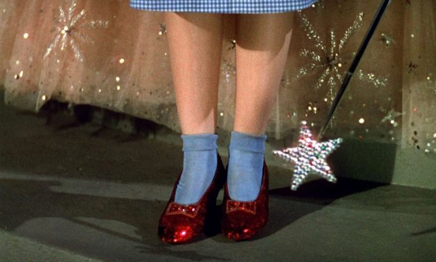 Sapatos de ‘O Mágico de Oz’ roubados há 13 anos são recuperados pelo FBI