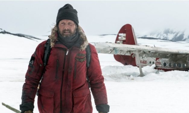 ‘Arctic’: Mads Mikkelsen é ponto alto de filme de estreia de diretor brasileiro
