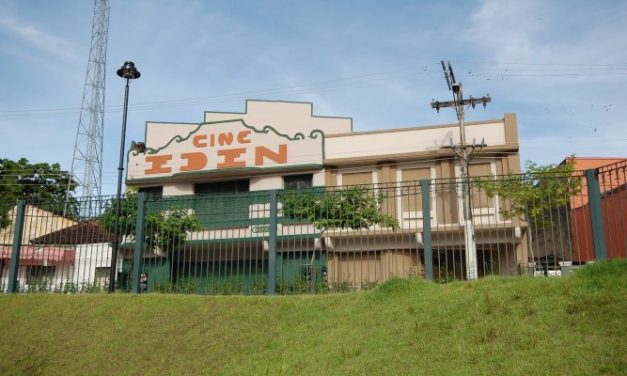Passeio guiado revisita história dos cinemas antigos do Centro de Manaus