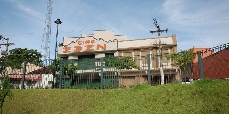 Passeio guiado revisita história dos cinemas antigos do Centro de Manaus