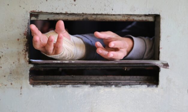 ‘Encarcerados’: contradições do sistema prisional postas em cheque