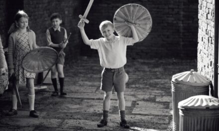 ‘Belfast’: Kenneth Branagh retorna à infância em filme singelo