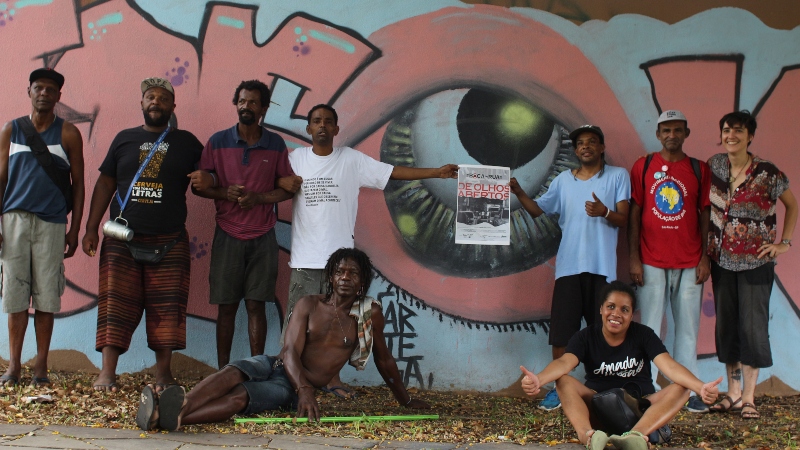 Documentário mostra história do jornal feito por moradores de rua em Porto Alegre