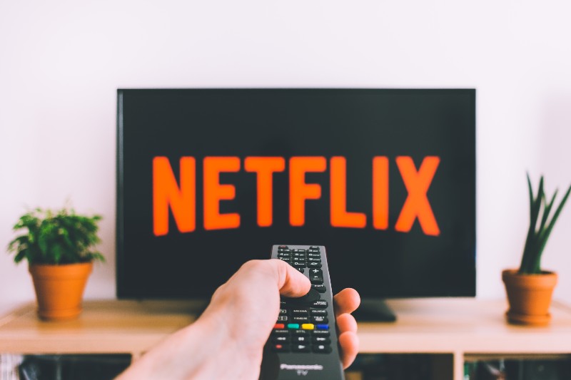 Pressionando o Play com a Netflix: O Gigante do Streaming Ainda Está em Ascensão?