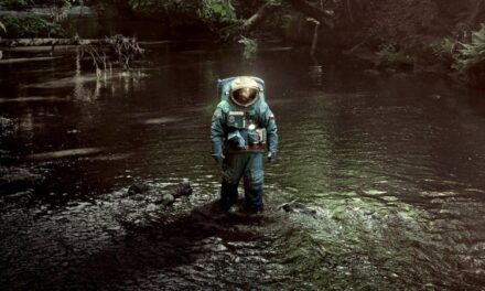 ‘O Astronauta’: versão ‘Solaris’ sem brilho de Adam Sandler