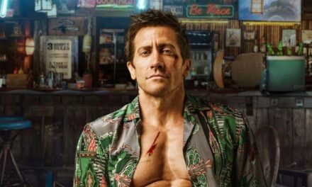 ‘Matador de Aluguel’: Jake Gyllenhaal salva filme do nocaute técnico